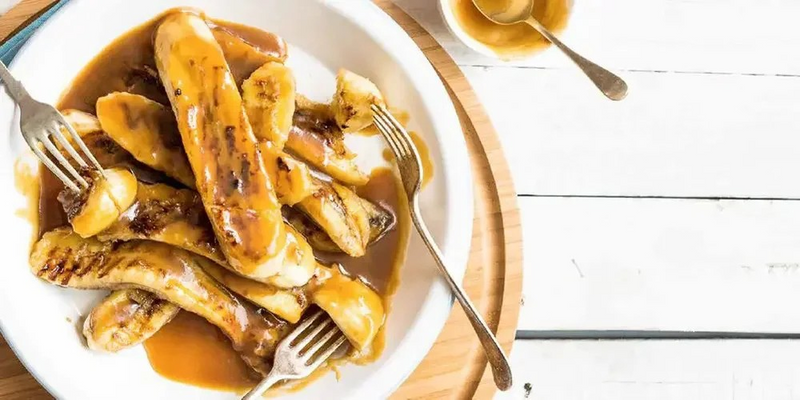 GRILLED BANANAS WITH SALTED TOFFEE SAUCE